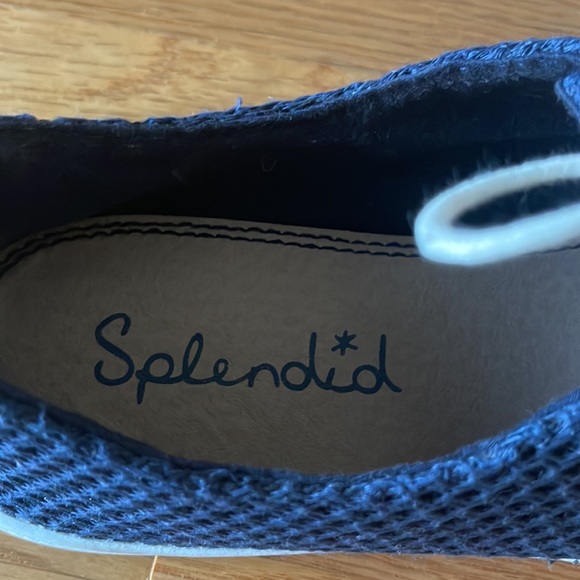 Sneakers - Picture 4 of 5